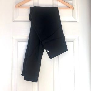 Black Lululemon leggings - Size 6